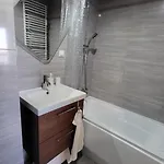Rzeczanska Poznan, 50m2, Dwie Sypialnie Z Salonem I Aneksem Kuchennym, Balkon, Parking Podziemny, Czwarte Pietro, Winda, Nowy Blok Apartment Poznan