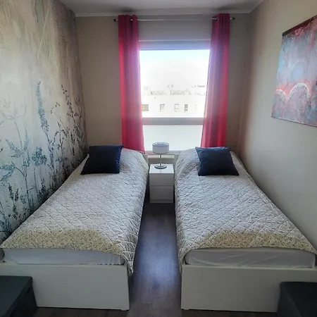 Apartment Rzeczanska Poznan, 50m2, Dwie Sypialnie Z Salonem I Aneksem Kuchennym, Balkon, Parking Podziemny, Czwarte Pietro, Winda, Nowy Blok Poznan