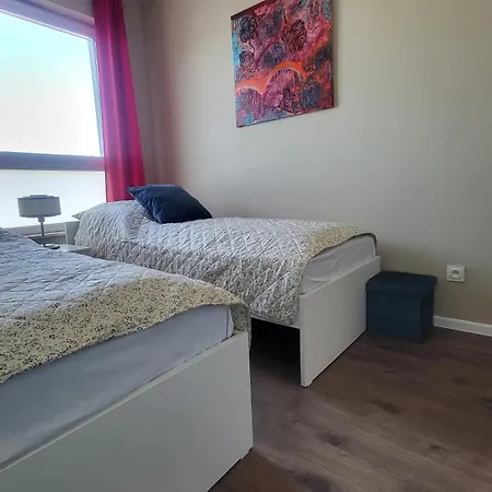 Apartment Rzeczanska Poznan, 50m2, Dwie Sypialnie Z Salonem I Aneksem Kuchennym, Balkon, Parking Podziemny, Czwarte Pietro, Winda, Nowy Blok *