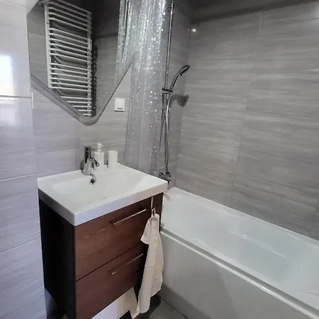 Rzeczanska Poznan, 50m2, Dwie Sypialnie Z Salonem I Aneksem Kuchennym, Balkon, Parking Podziemny, Czwarte Pietro, Winda, Nowy Blok Apartment Poznan