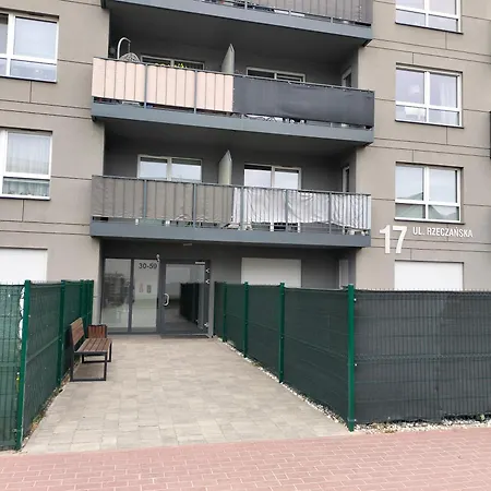 Apartment Rzeczanska Poznan, 50m2, Dwie Sypialnie Z Salonem I Aneksem Kuchennym, Balkon, Parking Podziemny, Czwarte Pietro, Winda, Nowy Blok Poznan