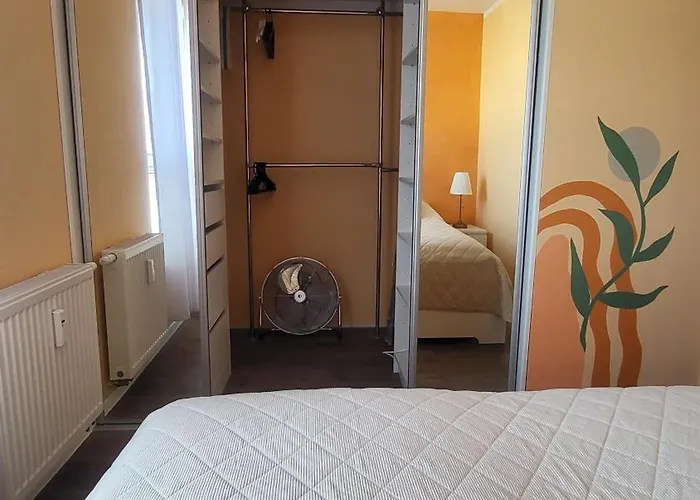 Rzeczanska Poznan, 50m2, Dwie Sypialnie Z Salonem I Aneksem Kuchennym, Balkon, Parking Podziemny, Czwarte Pietro, Winda, Nowy Blok Apartment Posen