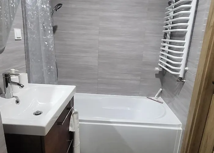 Rzeczanska Poznan, 50m2, Dwie Sypialnie Z Salonem I Aneksem Kuchennym, Balkon, Parking Podziemny, Czwarte Pietro, Winda, Nowy Blok Apartment