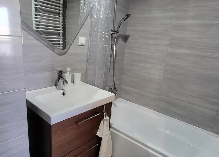 Rzeczanska Poznan, 50m2, Dwie Sypialnie Z Salonem I Aneksem Kuchennym, Balkon, Parking Podziemny, Czwarte Pietro, Winda, Nowy Blok Apartment Posen